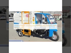 Xe tải xô bên cạnh vệ sinh nhỏ Thị trấn xe tải Đá