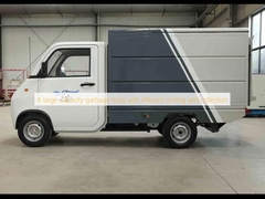 Một xe tải rác lớn với phân loại và thu gom hiệu quả